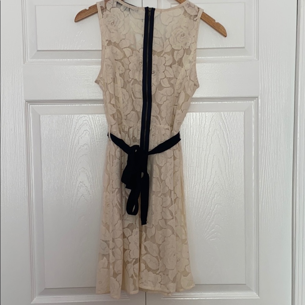 Forever 21 Lace Dress - Picture 3 of 4